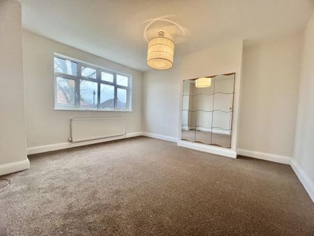 4 bedroom semi-detached house to rent - Photo 4