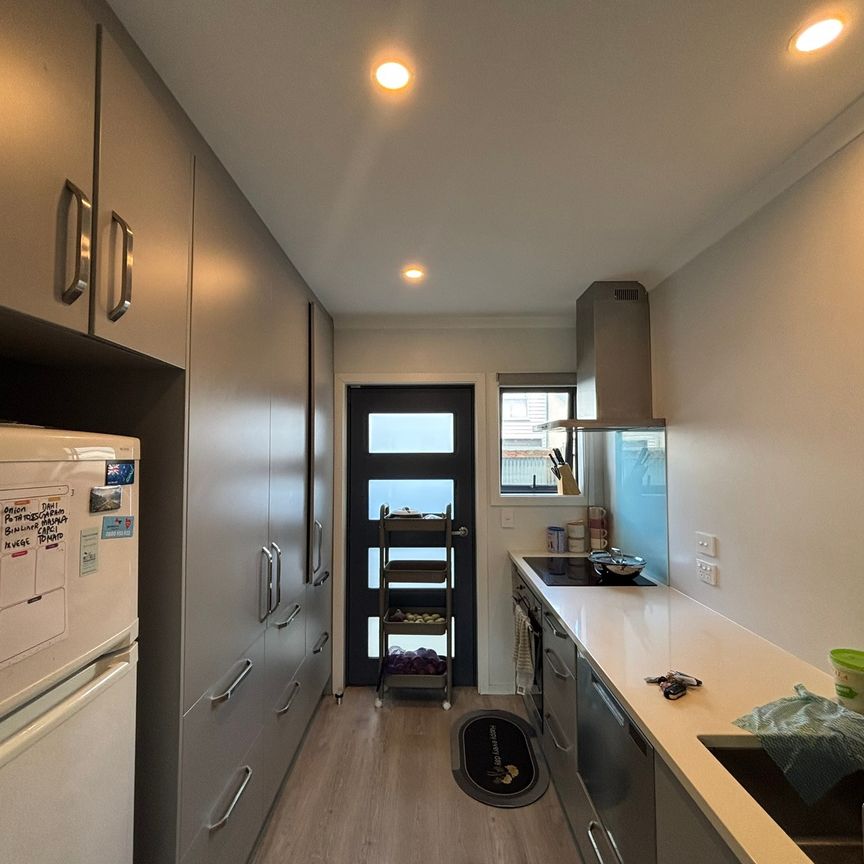 3/176 Geraldine Street - Photo 1