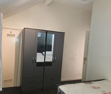 Room in a Shared House, Ingle Avenue, LS27 - Photo 4
