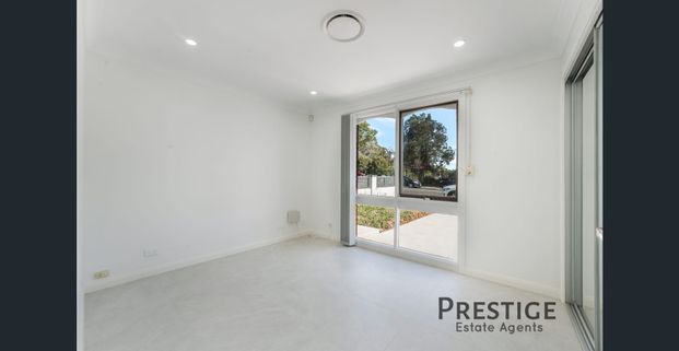 Effortless Style and Comfort! - Photo 1