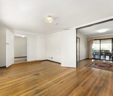 Spacious 6-Bedroom Family Home in Studley Park Estate - Photo 2