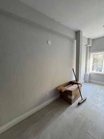 240 Blackburn - Photo 3