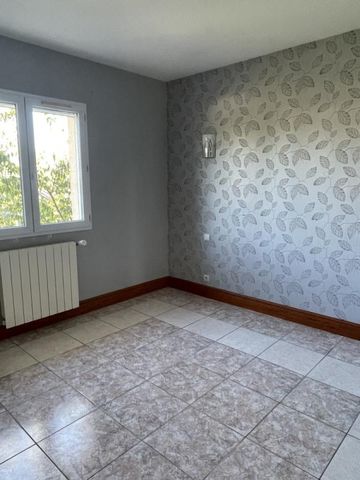 Location Appartement 4 pièces 110m² VILLENAVE D ORNON 33140 - Photo 5