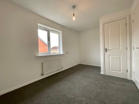 2 bedroom Mid Terraced House to let - Photo 3