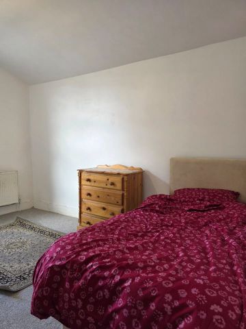 Room in a Shared House, Leyton Green Road, E10 - Photo 5