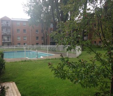 4 1/2 1er décembre, 3e étage, ascenseur piscine quiétude - Photo 3