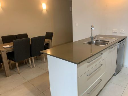 Elevated Inner City Living – Modern 2-Bedroom Furnished Apartment - Photo 4