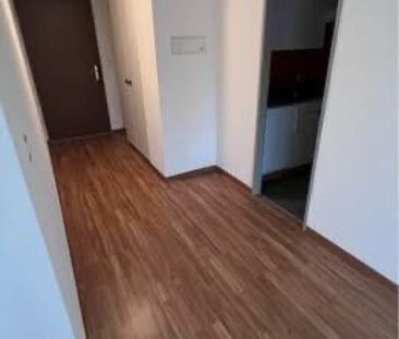 One and a half room apartment Charming old building - Photo 6