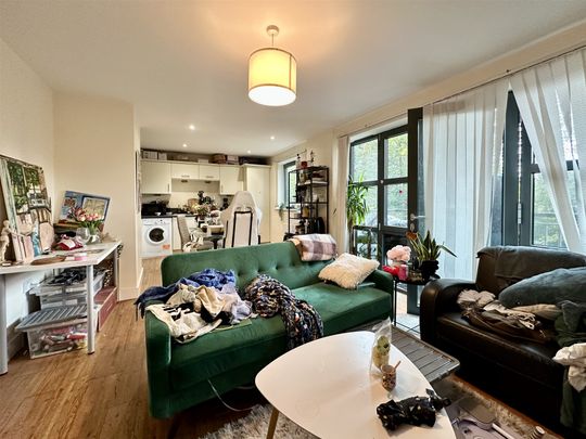 Chapter Way, London - Photo 1