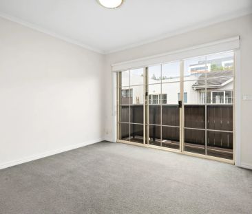 11 Park Lane, South Yarra. - Photo 1