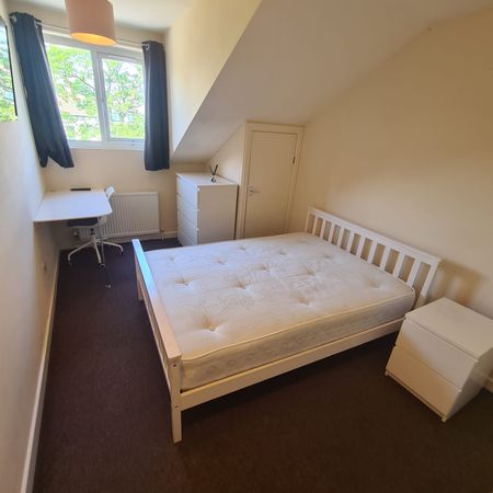 5 Bed - 129 Victoria Road, Hyde Park, Leeds - LS6 1DU - Student - Photo 4