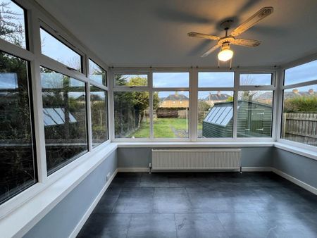 3 bedroom semi-detached house to rent - Photo 5