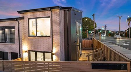 Brand New 3-Bed, 3-Bath Townhouse in Massey - Photo 3