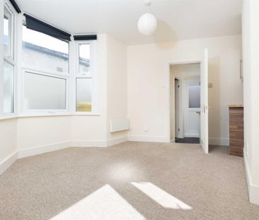 Station Road, Ashford, TW15 - Photo 6