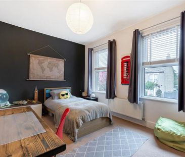 2 bedroom end of terrace house to rent - Photo 2