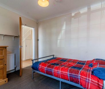 18 Abbotsford Road - Photo 3