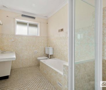 Spacious home located in Corrimal! - Photo 1