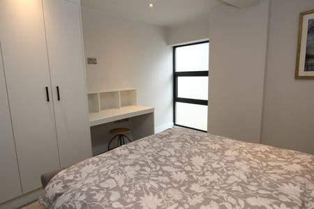 Forest Lodge, The Park, NG7 - Photo 3