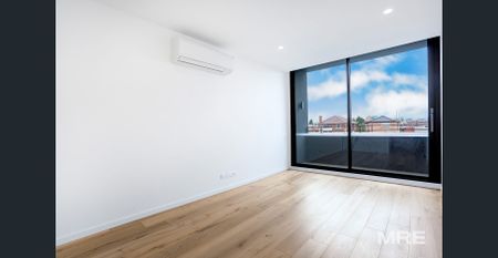 A spacious and modern apartment in a great location - Photo 4