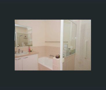 2 Bedroom Villa close To Town - Photo 4