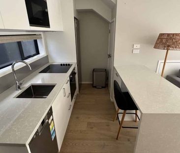 Modern One-Bedroom Townhouse in Prime Location - Photo 5