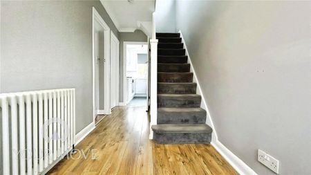 3 bedroom semi-detached house to rent - Photo 5