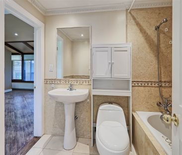 For Lease - 3927 Bloor Street, Toronto, Ontario - Photo 5