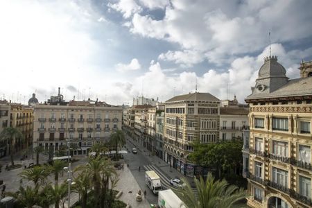 Carrer de la Reina, Valencia, Valencian Community 46011 - Photo 2