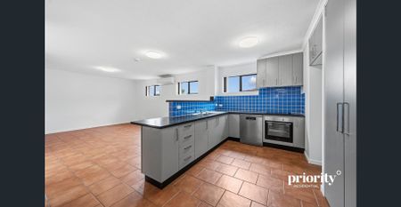 Neat, spacious, convenient and private - Photo 2