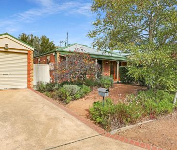 Beautifully Maintained Three bedroom home. - Photo 3