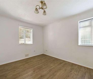 Effingham Lane, Copthorne, West Sussex, RH10 - Photo 3