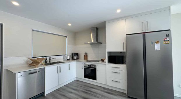 Contemporary comfort - 2 Bedrooms - Photo 1