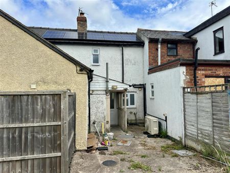 2 bedroom terraced house to rent - Photo 5