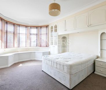 4 bedroom House To Let - Photo 6