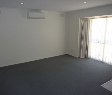 UPDATED TWO BEDROOM UNIT IN GREAT LOCATION - Photo 6
