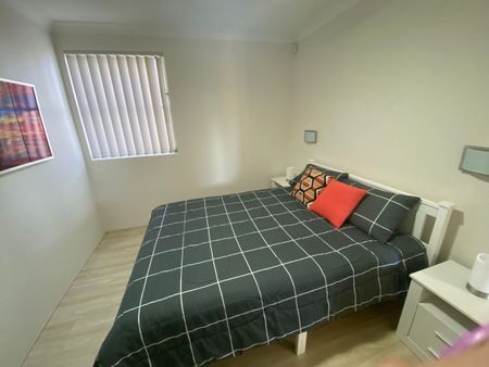 Furnished 3 bedroom unit with beautiful water views - Photo 2