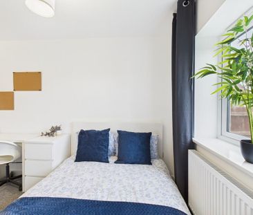 1 bedroom in a house share to rent - Photo 3