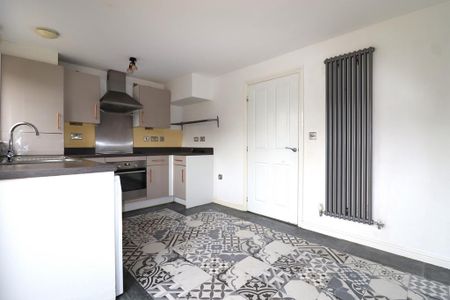 3 bedroom semi-detached house to rent - Photo 2