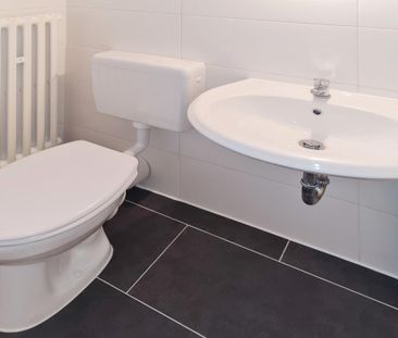 Renovierte 2-Zimmer-Wohnung im Erdgeschoss mit Balkon zu vermieten!... - Photo 1