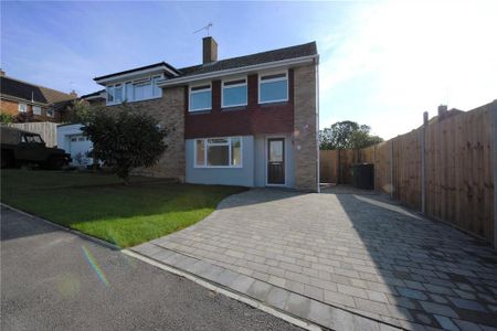 3 bedroom semi-detached house to rent - Photo 2