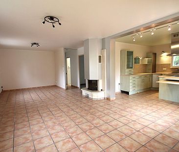 Au calme, proche place du marché et toutes commodités, sur son terr... - Photo 1