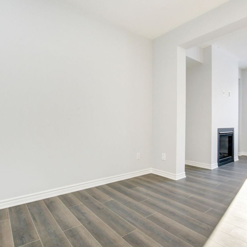 For Lease - 21 BERMONDSEY Way, Stittsville - Munster - Richmond, Ontario - Photo 1