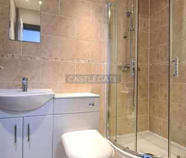 1 bedroom in a flat share to rent - Photo 5