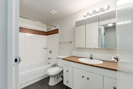 Renovated Suite - 3 Bedroom - Photo 3
