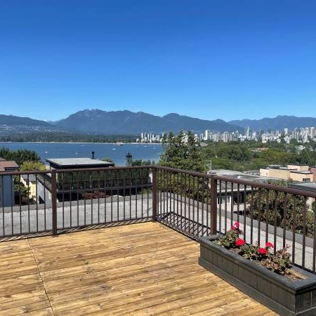 2 BEDROOM NEWLY RENO'D PENTHOUSE STUNNING OCEAN VIEW IN KITSILANO - Photo 3