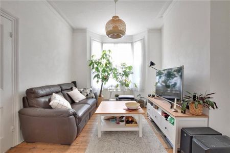 3 bedroom terraced house to rent - Photo 4