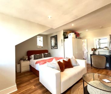 Milman Road, Berkshire Milman Road, Berkshire - Photo 1