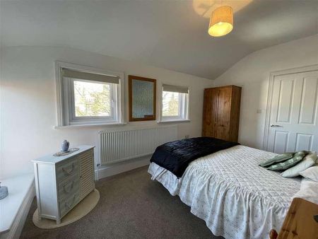 Belvedere Road, Scarborough, YO11 - Photo 2