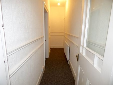 2 bed flat to rent in Duke Street, Pelaw, NE10 - Photo 2