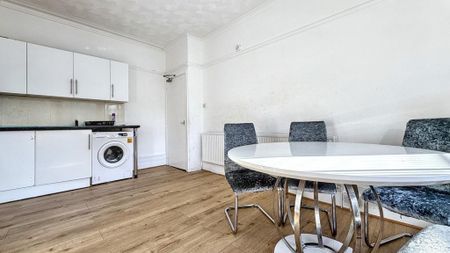 2 bedroom flat to rent - Photo 3